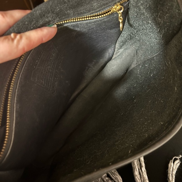 Coach stewardess Black Leather Shoulder Bag with Gold Accents - Picture 8 of 15